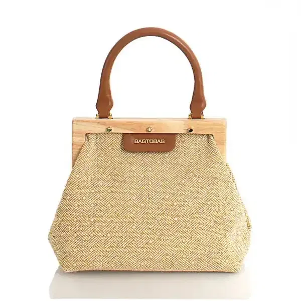 Μπεζ πλεκτή τσάντα χειρός BagToBag με ξύλινο πλαίσιο και ταμπά λαβή στο Ηράκλειο Κρήτης